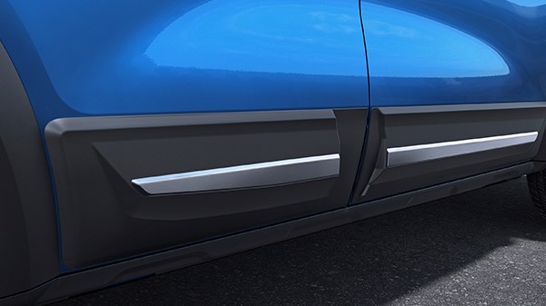 body side cladding with chrome garnish