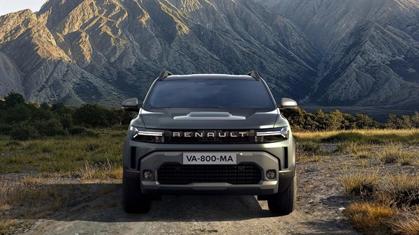 Renault Duster - bold front grille with Renault lettering